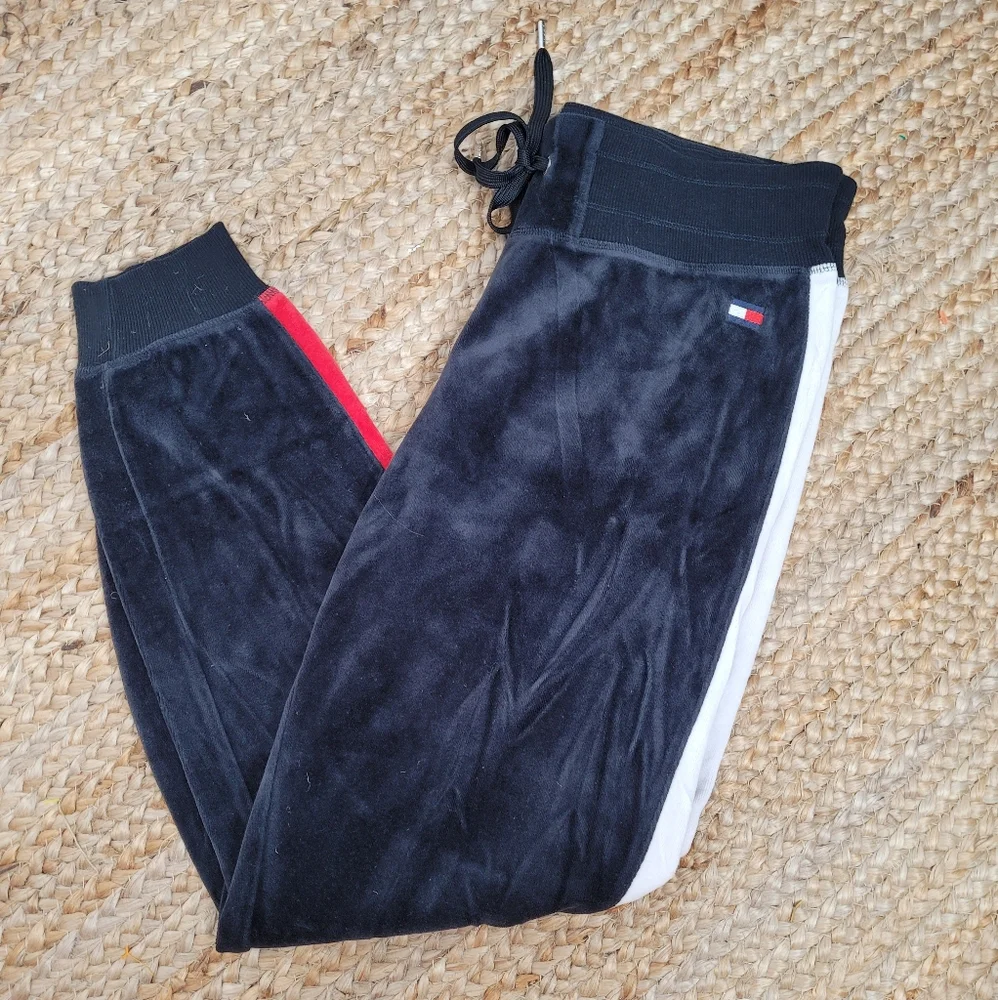 Tommy Hilfiger Vintage Navy Red White Velour Jogger Pants Sz. Large